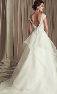 Идеи свадебных платьев с открытой спиной