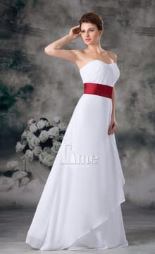 Красно-белое платье невесты: смелые идеи