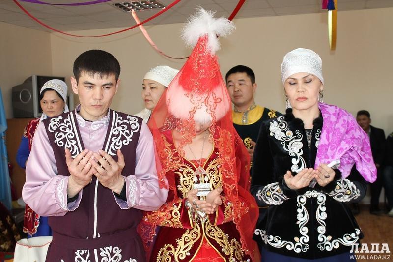 казахская свадьба, традиции и обычаи