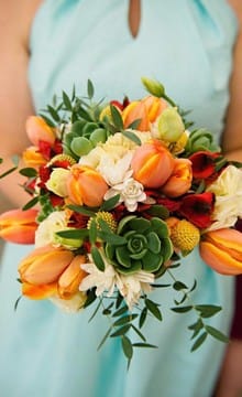 Букет невесты из тюльпанов: идея для весенней свадьбы