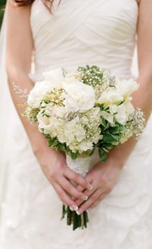 Букет невесты из гвоздик: оригинальность и роскошь