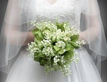 Букет невесты из ландышей - идеальный вариант для весенней свадьбы