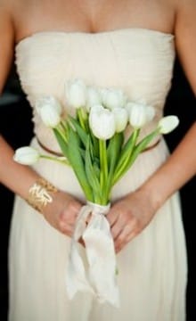 Белый свадебный букет: классика всегда в моде