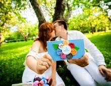 Первая годовщина свадьбы: варианты подарков для мужа