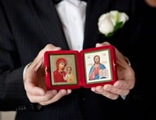 Какие иконы следует выбирать в качестве подарка на свадьбу