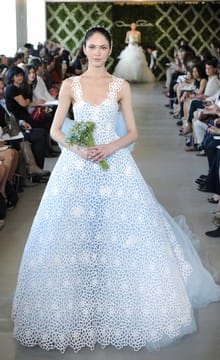 Свадебное платье небесно- голубого цвета