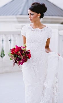 Свадебные платья с закрытым верхом, плечами и шеей