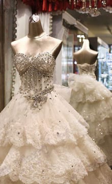 Идеи фасонов свадебных платьев со стразами
