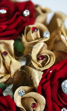 Букет невесты в золотом цвете  - роскошь и элегантность