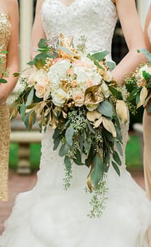 Букет невесты в золотом цвете  - роскошь и элегантность