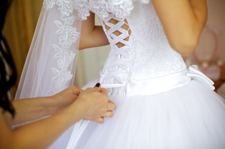 Как зашнуровать корсет на свадебном платье