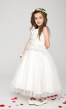 Какое платье выбрать на свадьбу девочке