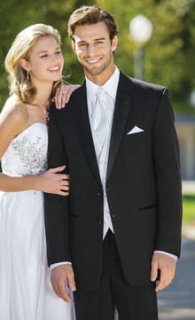 Черный костюм на свадьбу: если жених предпочитает классику