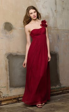 Выбор красного платья для подружек невесты