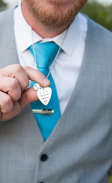 Роль жилета в свадебном образе жениха