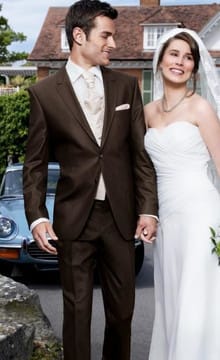 Как выбрать элегантный коричневый костюм для жениха