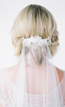 Прически невесты с гребнем для волос