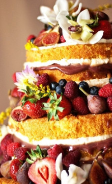 Идеи свадебного торта с ягодами и фруктами