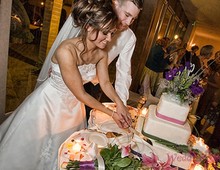 Как правильно разрезать свадебный торт