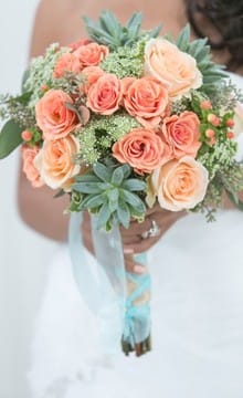 Свадебный букет в персиковых тонах