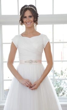 Как выбрать платье для церковного венчания