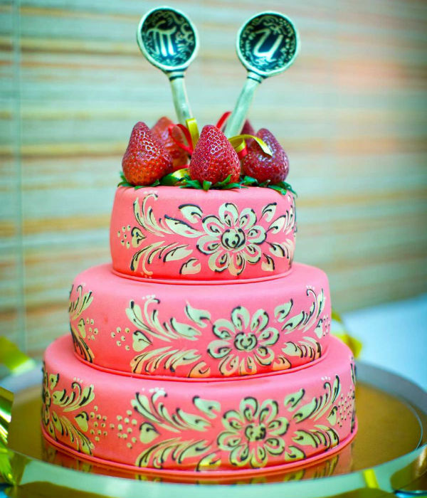 свадебный трехярусный торт